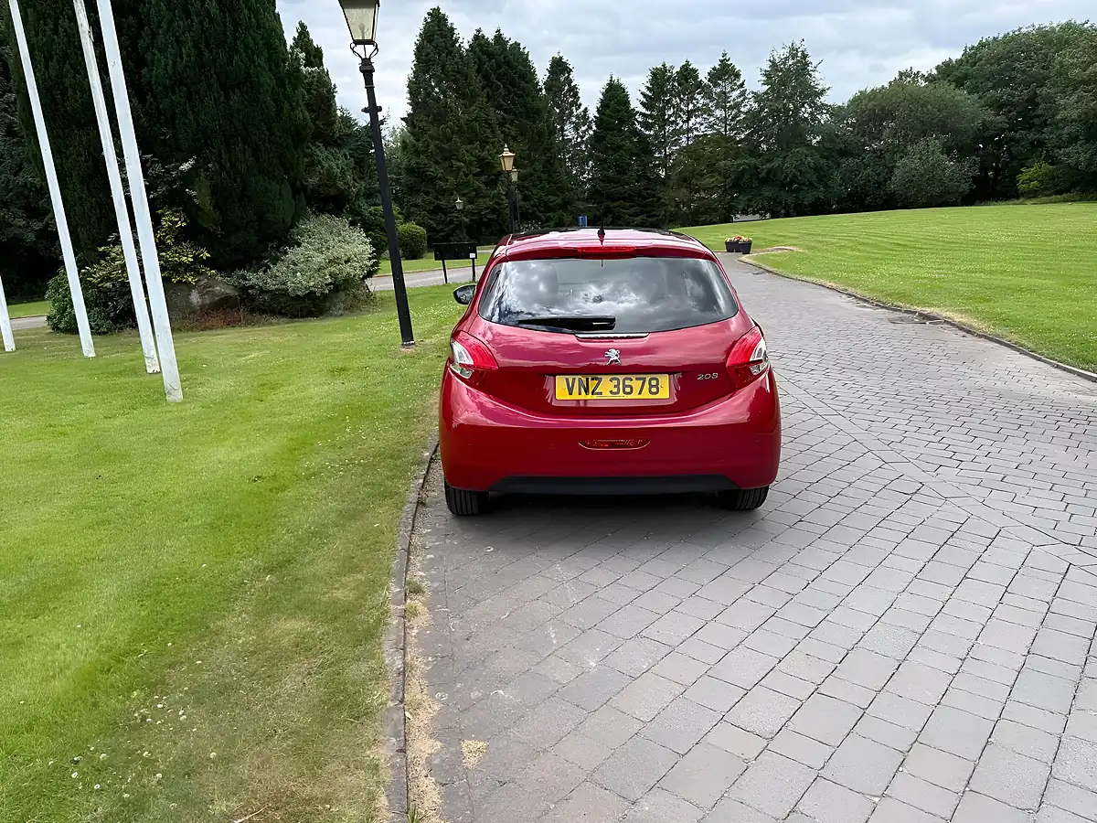 Used 2015 Peugeot 208 Style Red - Interior and Exterior details 5