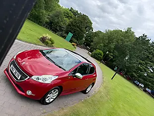 Used 2015 Peugeot 208 Style Red - Interior and Exterior details 9