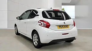 Used 2015 Peugeot 208 Style White - Interior and Exterior details 4