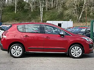 Used 2015 Peugeot 3008 Active Red - Interior and Exterior details 4