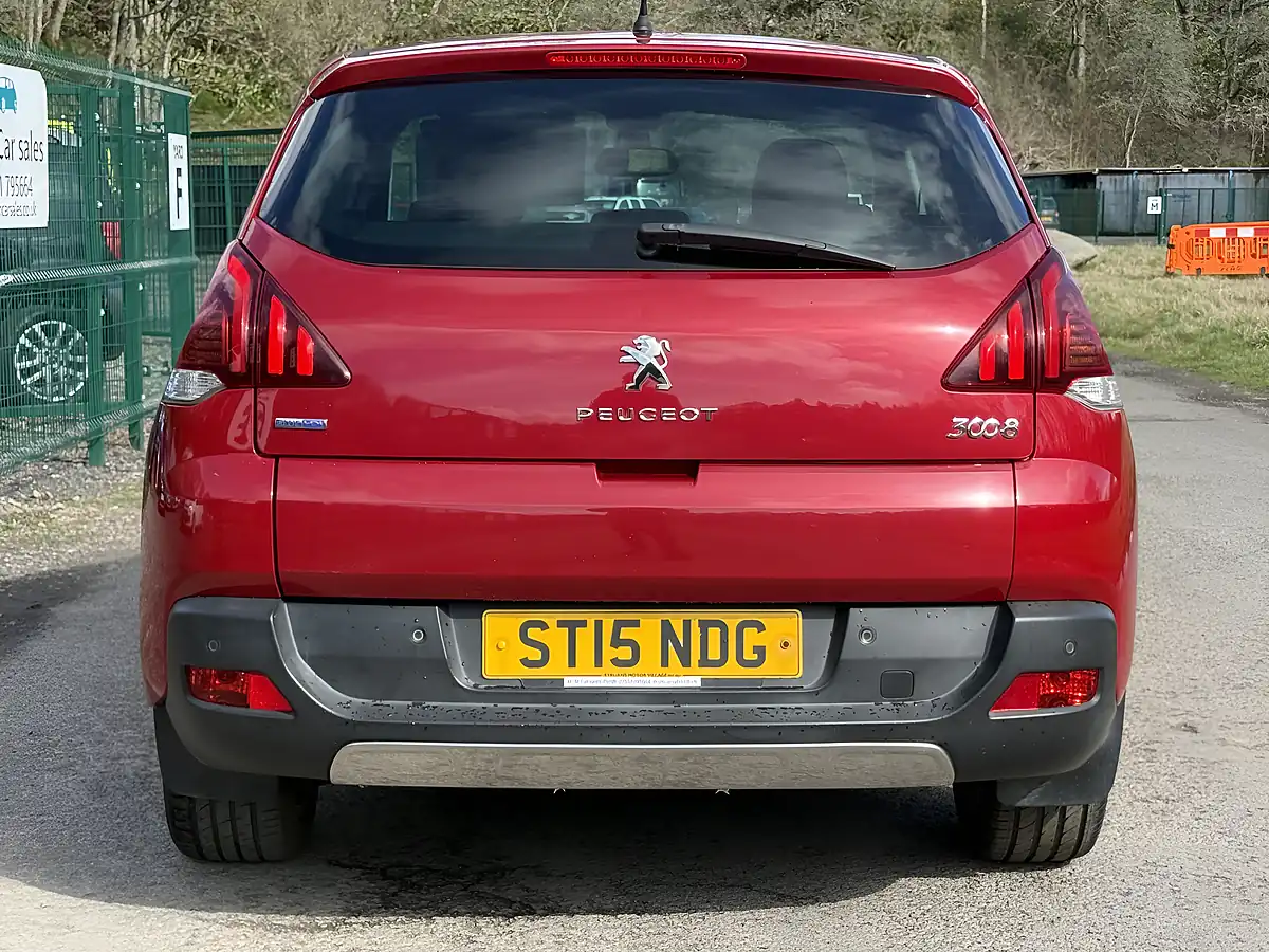 Used 2015 Peugeot 3008 Active Red - Interior and Exterior details 6