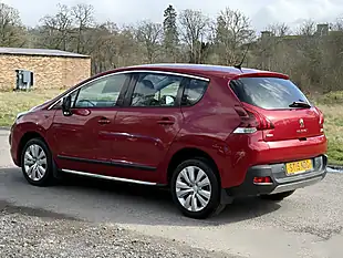 Used 2015 Peugeot 3008 Active Red - Interior and Exterior details 7