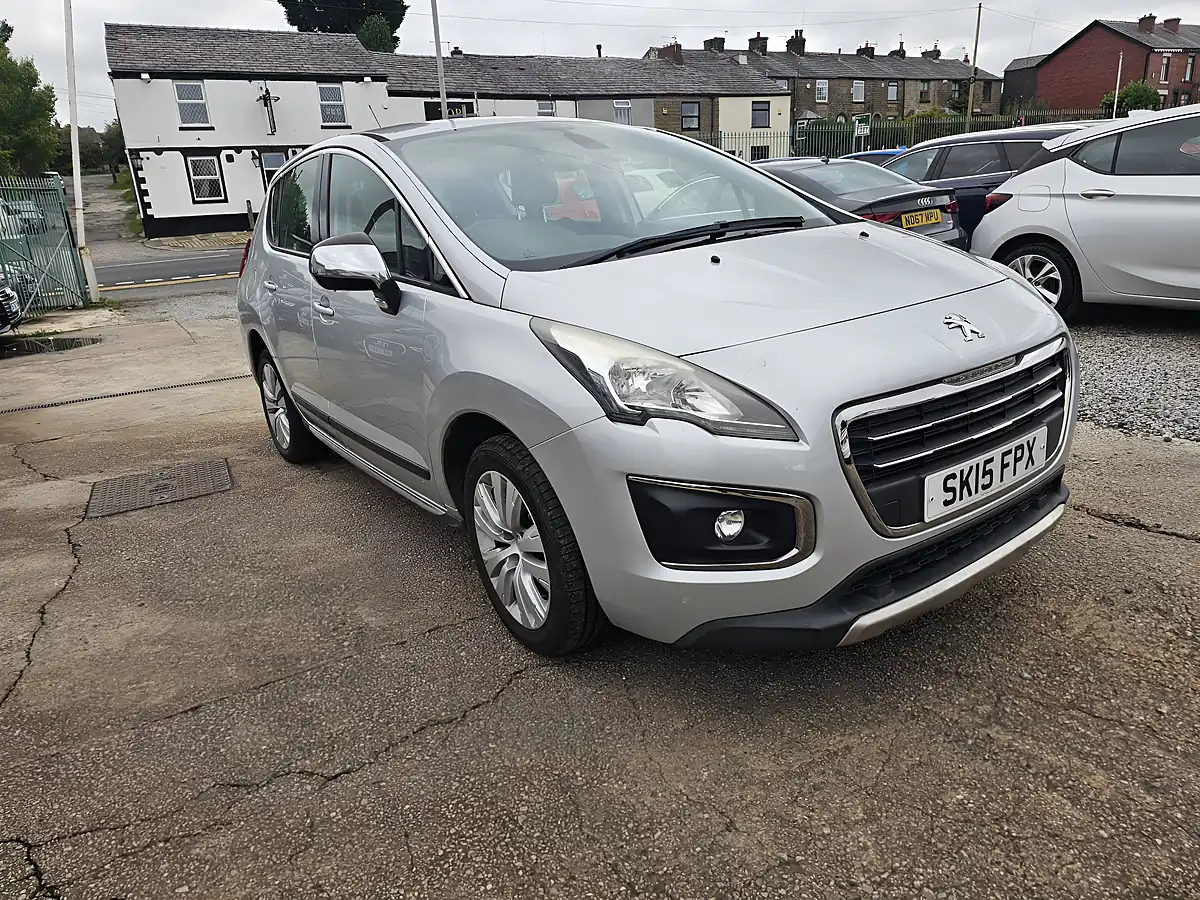 Used 2015 Peugeot 3008 Active Silver - Interior and Exterior details 2