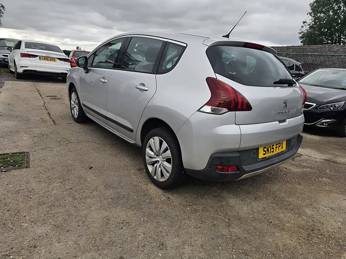 Used 2015 Peugeot 3008 Active Silver - Interior and Exterior details 8