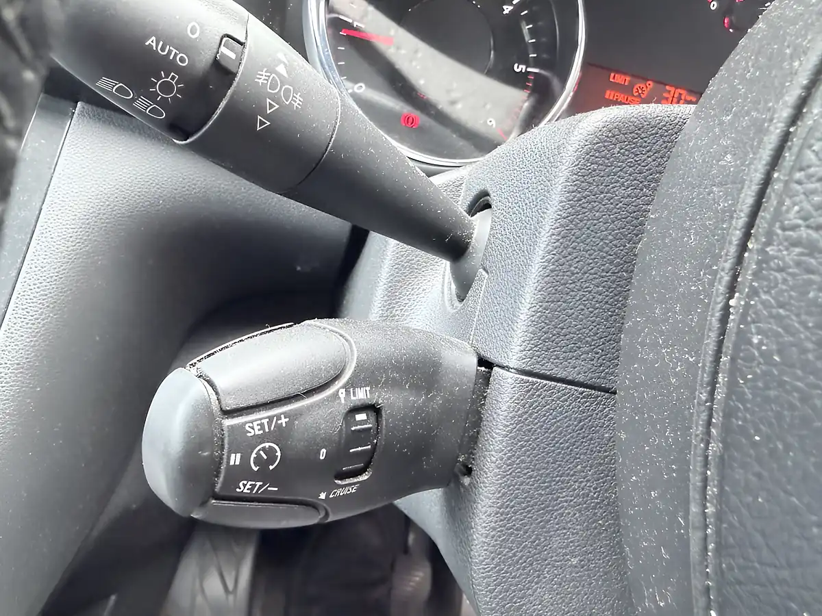 Used 2015 Peugeot 3008 Active White - Interior and Exterior details 16