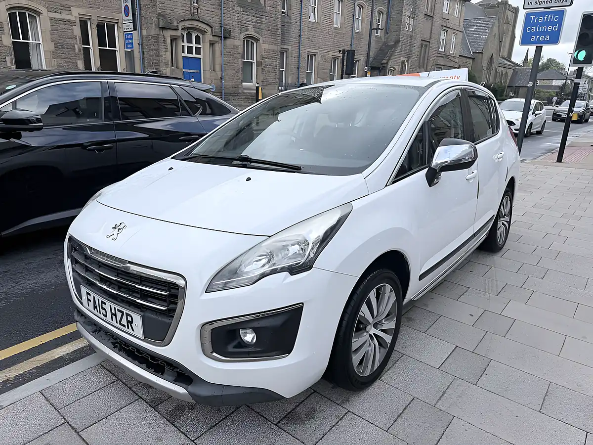 Used 2015 Peugeot 3008 Active White - Interior and Exterior details 3
