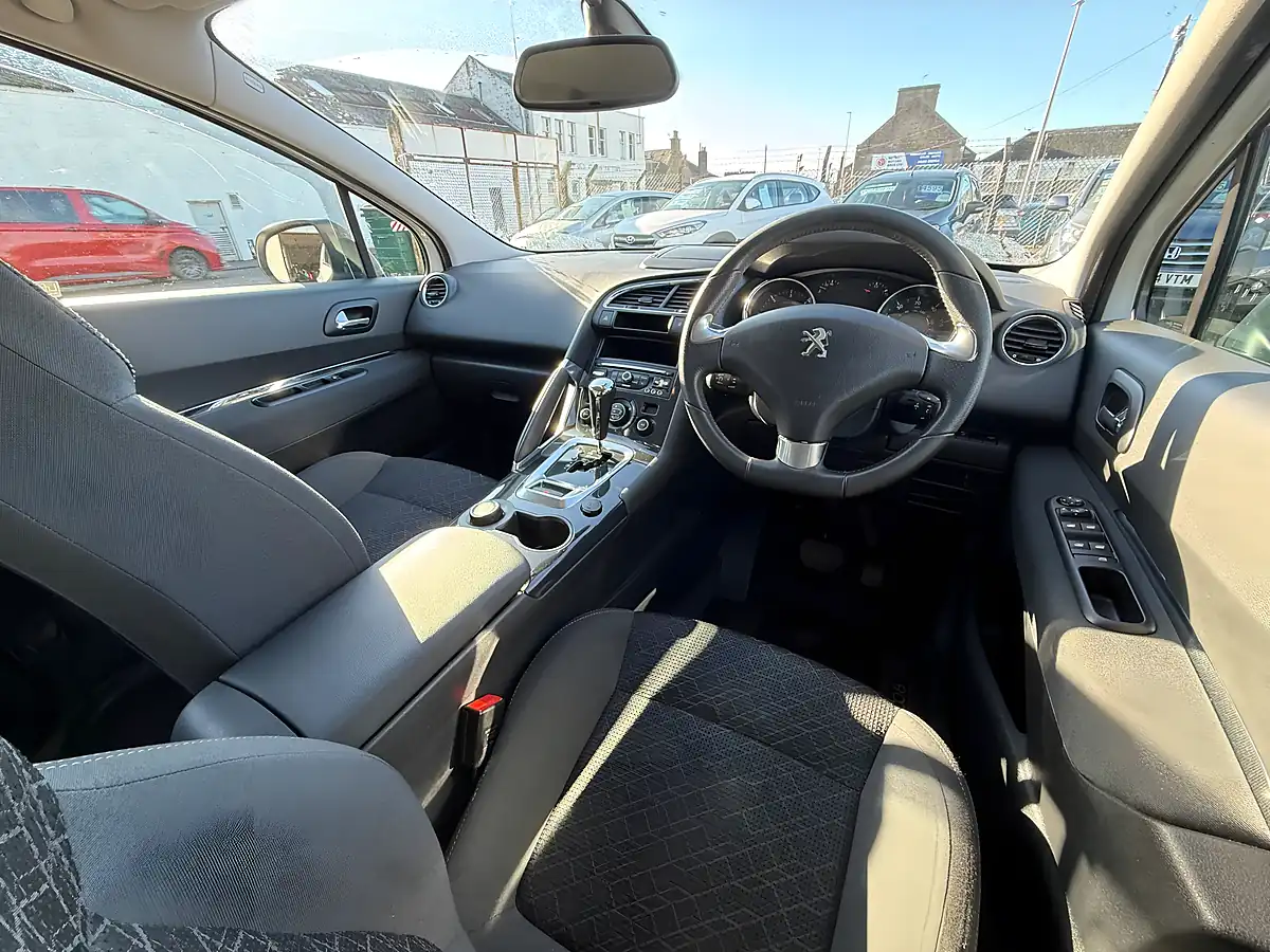 Used 2015 Peugeot 3008 Active White - Interior and Exterior details 10