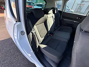 Used 2015 Peugeot 3008 Active White - Interior and Exterior details 11