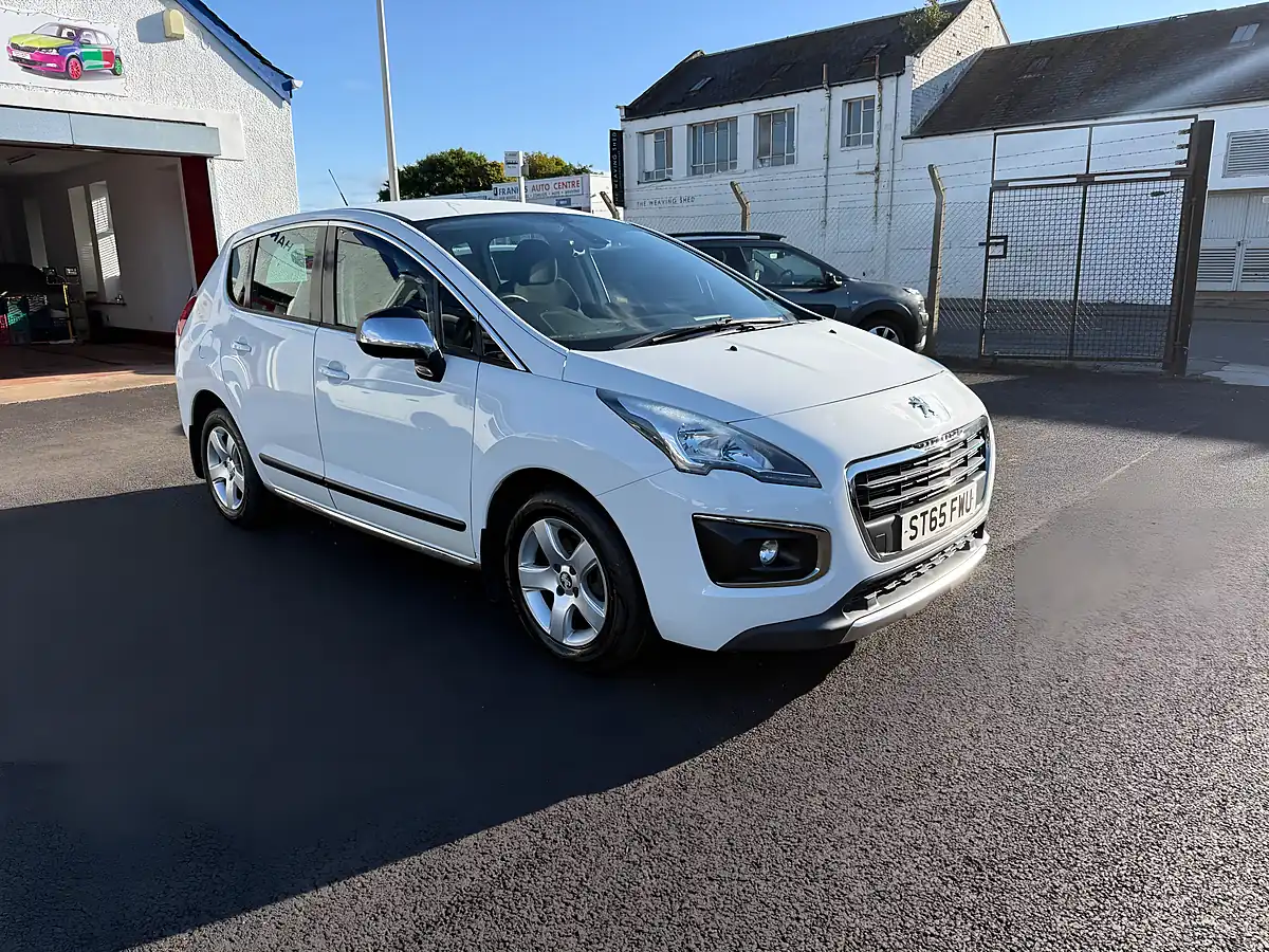 Used 2015 Peugeot 3008 Active White - Interior and Exterior details 3