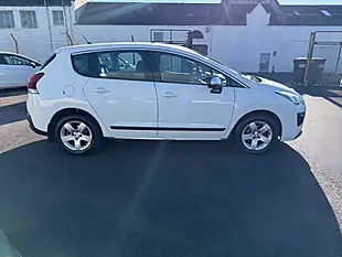 Used 2015 Peugeot 3008 Active White - Interior and Exterior details 4