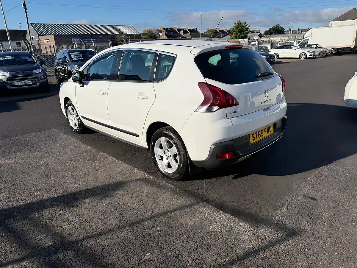 Used 2015 Peugeot 3008 Active White - Interior and Exterior details 7