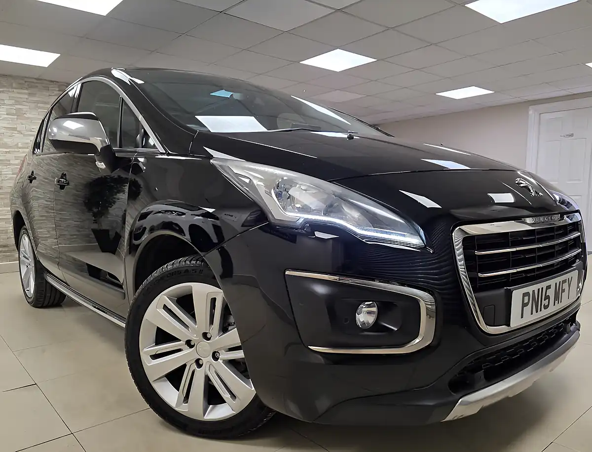 Used 2015 Peugeot 3008 Allure Black - Front View