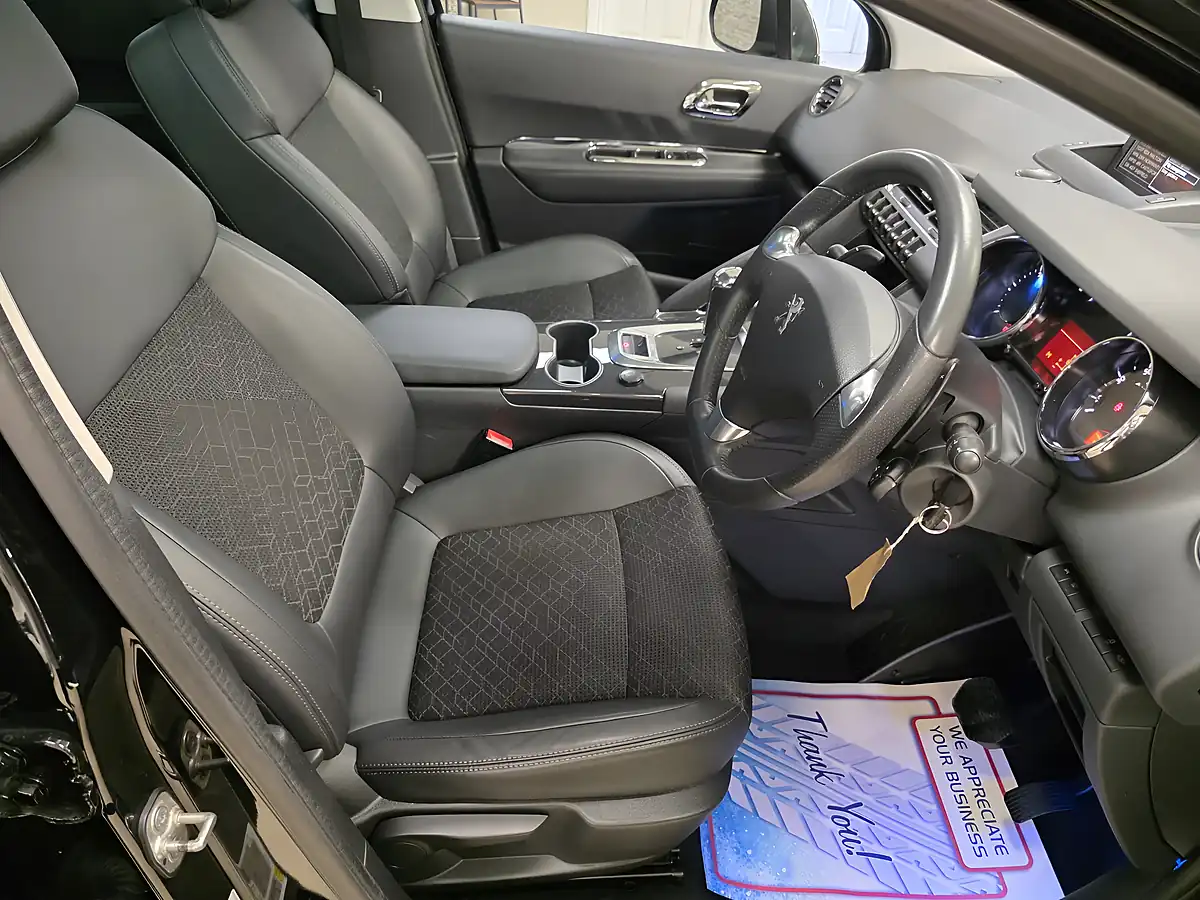 Used 2015 Peugeot 3008 Allure Black - Interior and Exterior details 11
