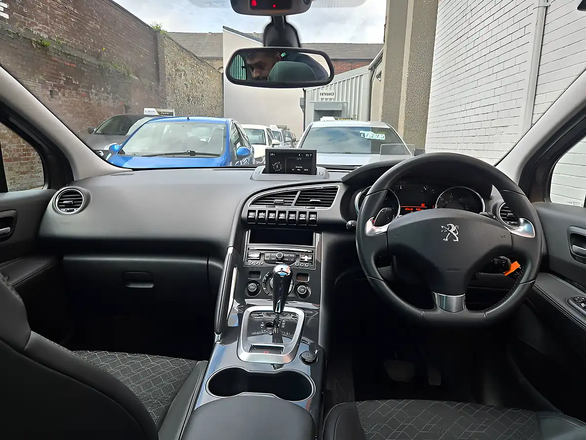 Used 2015 Peugeot 3008 Allure Egc Brown - Interior and Exterior details 11