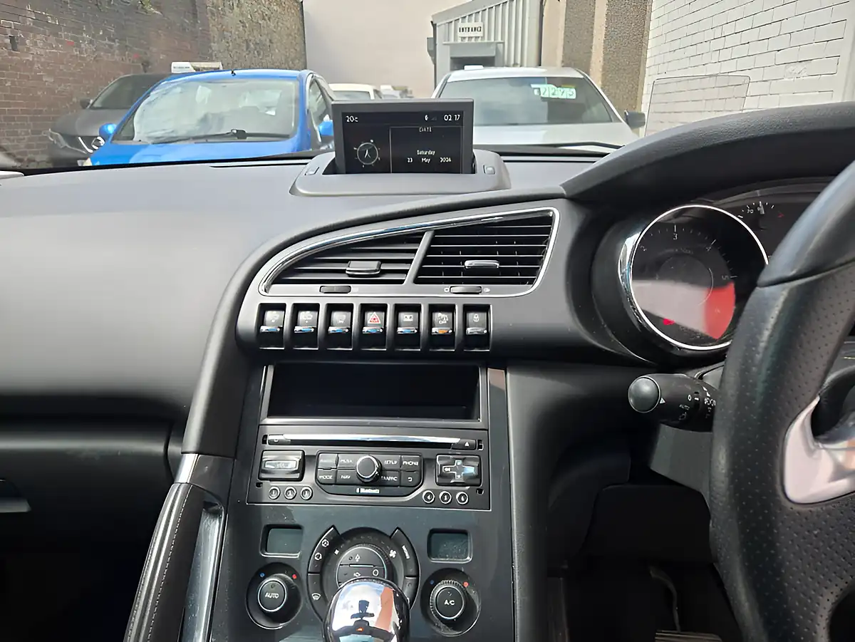 Used 2015 Peugeot 3008 Allure Egc Brown - Interior and Exterior details 13