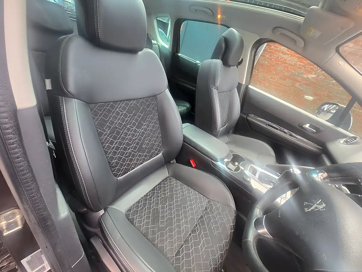 Used 2015 Peugeot 3008 Allure Egc Brown - Interior and Exterior details 15