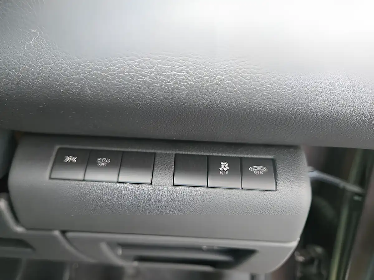 Used 2015 Peugeot 3008 Allure Egc Brown - Interior and Exterior details 18