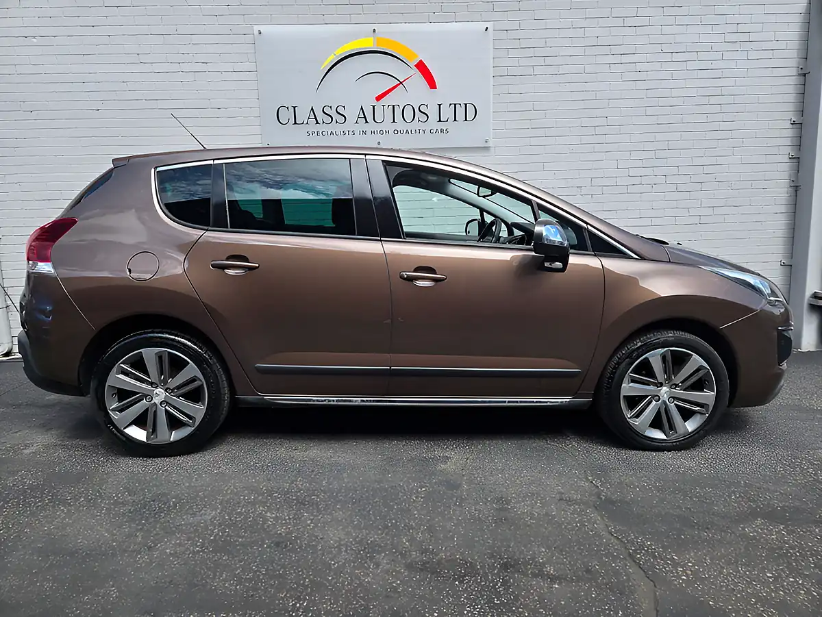 Used 2015 Peugeot 3008 Allure Egc Brown - Interior and Exterior details 8