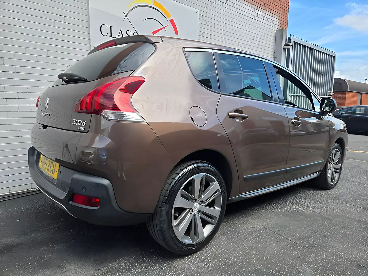 Used 2015 Peugeot 3008 Allure Egc Brown - Interior and Exterior details 9
