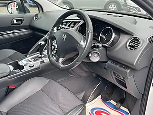 Used 2015 Peugeot 3008 Allure Egc Silver - Interior and Exterior details 10