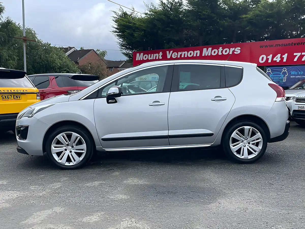 Used 2015 Peugeot 3008 Allure Egc Silver - Interior and Exterior details 3