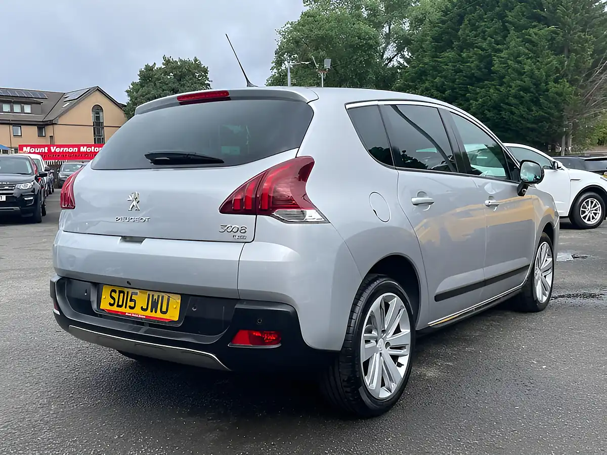 Used 2015 Peugeot 3008 Allure Egc Silver - Interior and Exterior details 6