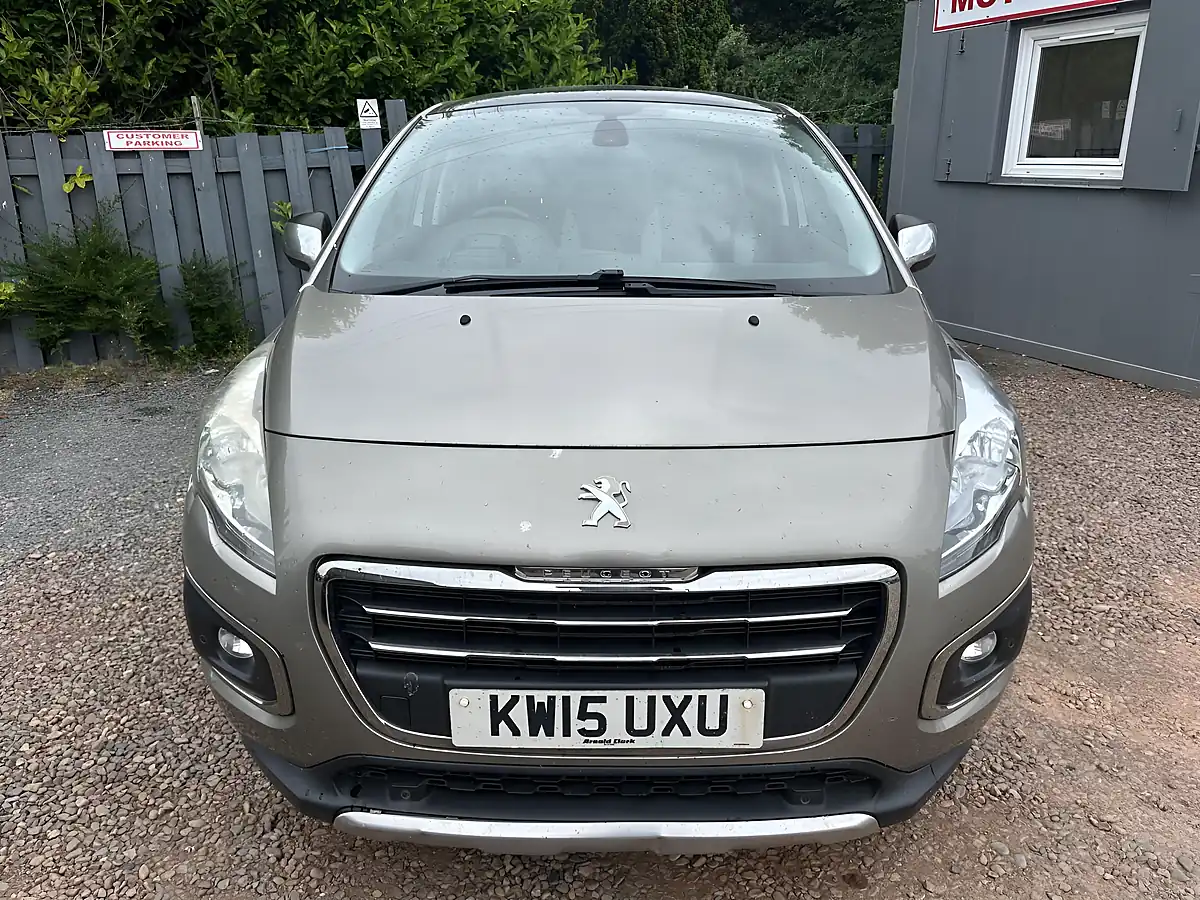 Used 2015 Peugeot 3008 Allure Grey - Interior and Exterior details 3