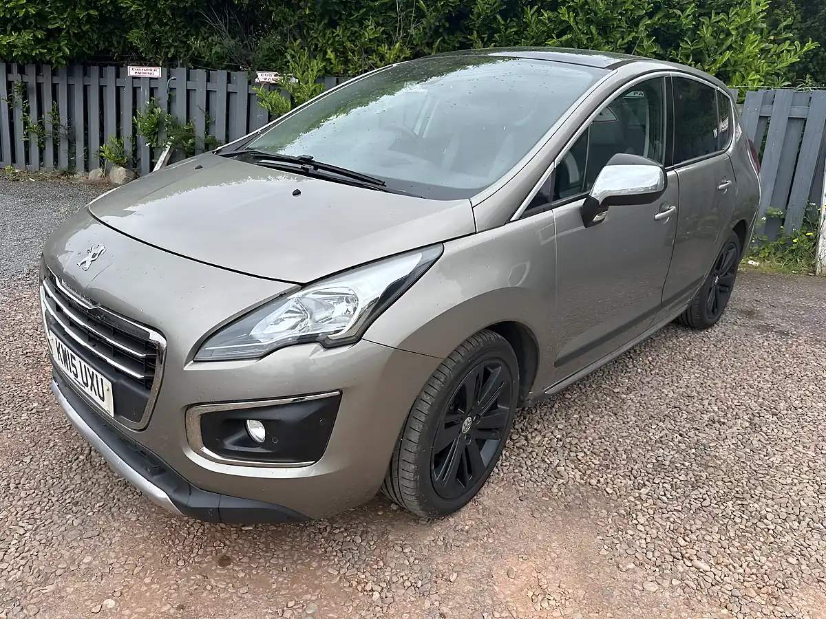 Used 2015 Peugeot 3008 Allure Grey - Interior and Exterior details 6