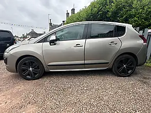 Used 2015 Peugeot 3008 Allure Grey - Interior and Exterior details 8