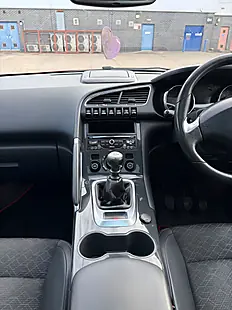 Used 2015 Peugeot 3008 Allure Red - Interior and Exterior details 13