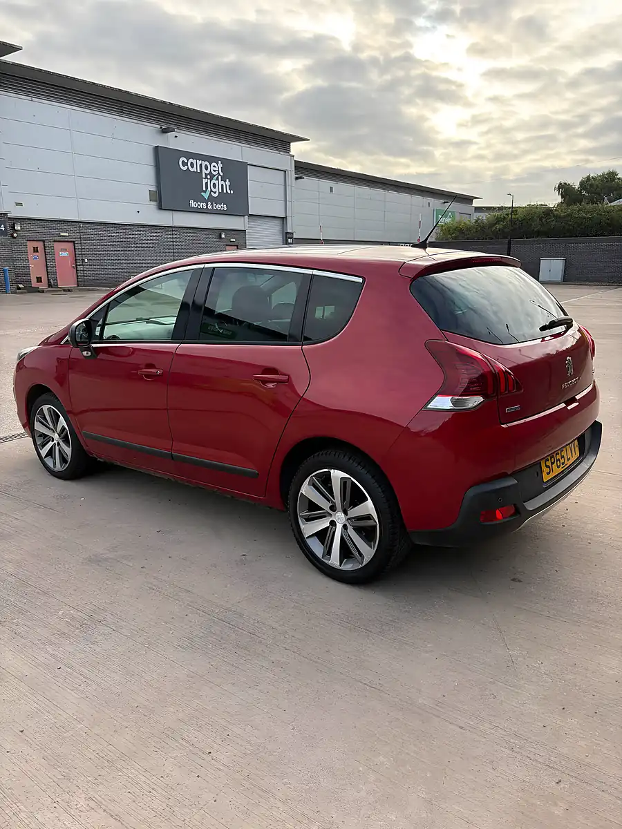 Used 2015 Peugeot 3008 Allure Red - Interior and Exterior details 3