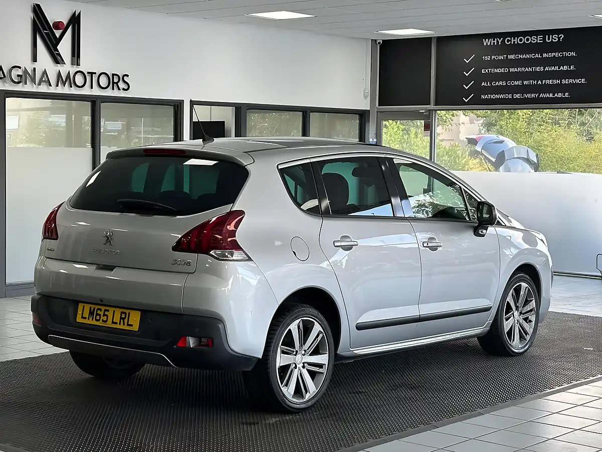 Used 2015 Peugeot 3008 Allure Silver - Interior and Exterior details 11