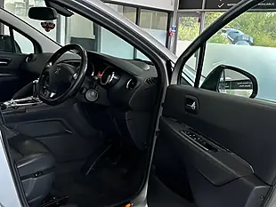 Used 2015 Peugeot 3008 Allure Silver - Interior and Exterior details 12