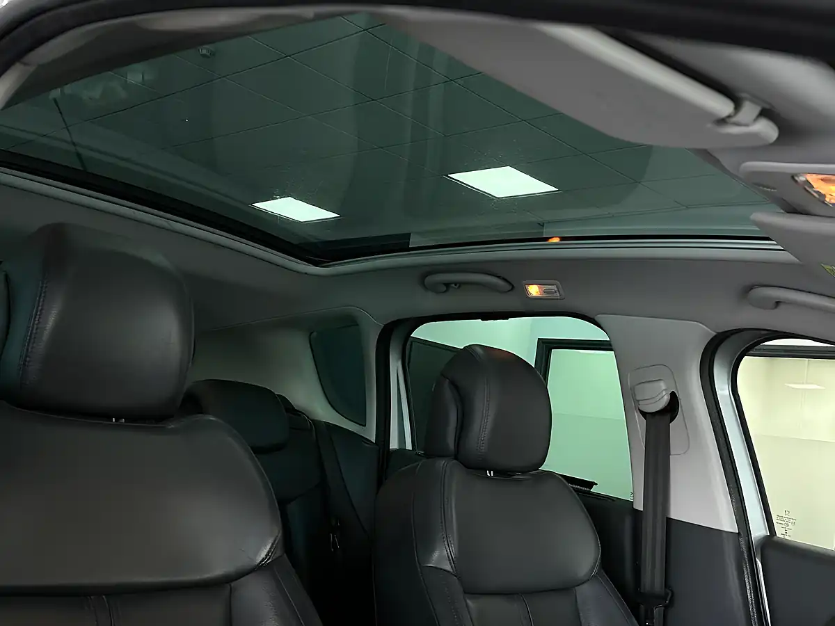 Used 2015 Peugeot 3008 Allure Silver - Interior and Exterior details 13
