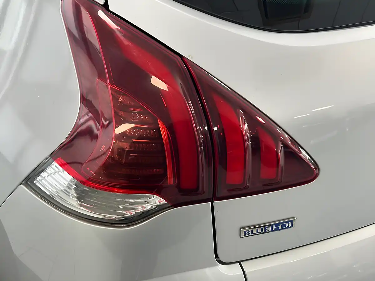 Used 2015 Peugeot 3008 Allure Silver - Interior and Exterior details 20