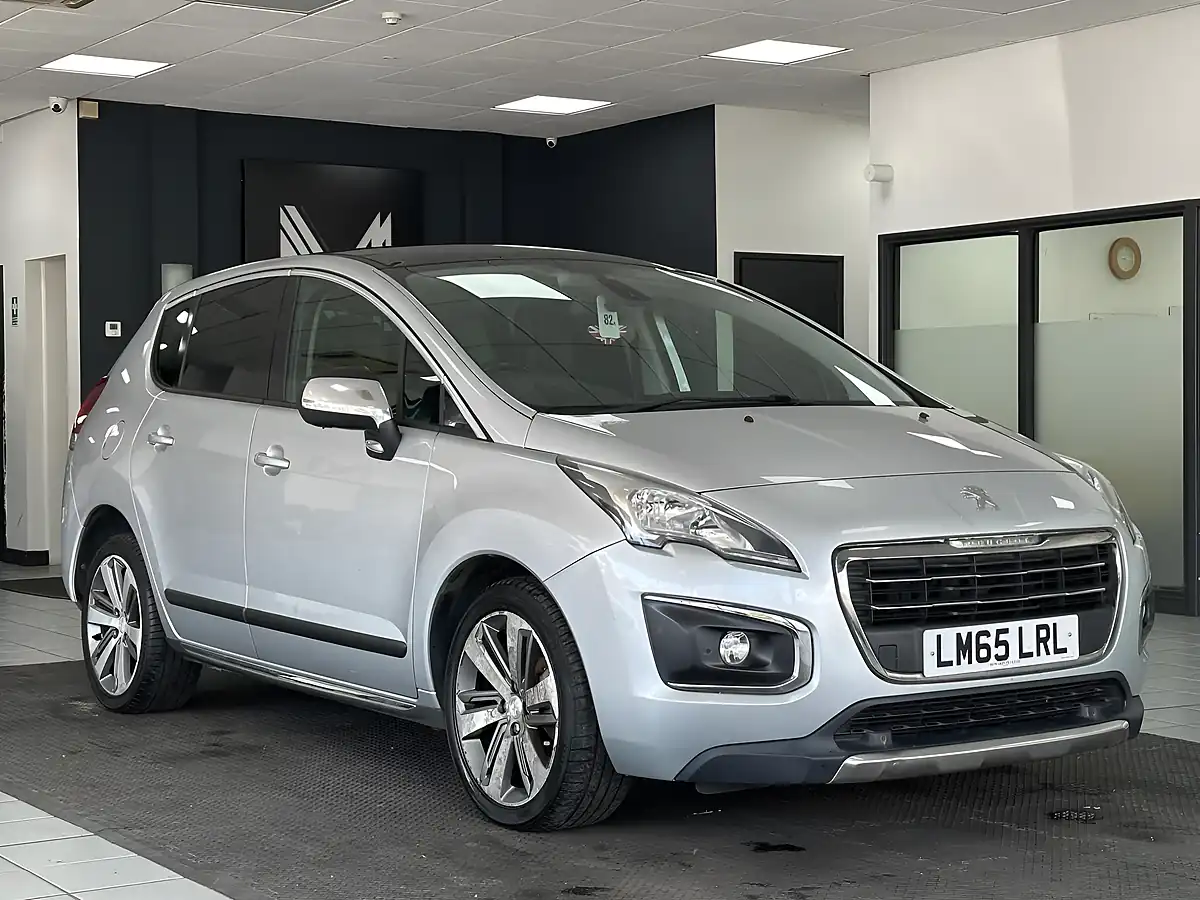 Used 2015 Peugeot 3008 Allure Silver - Interior and Exterior details 3