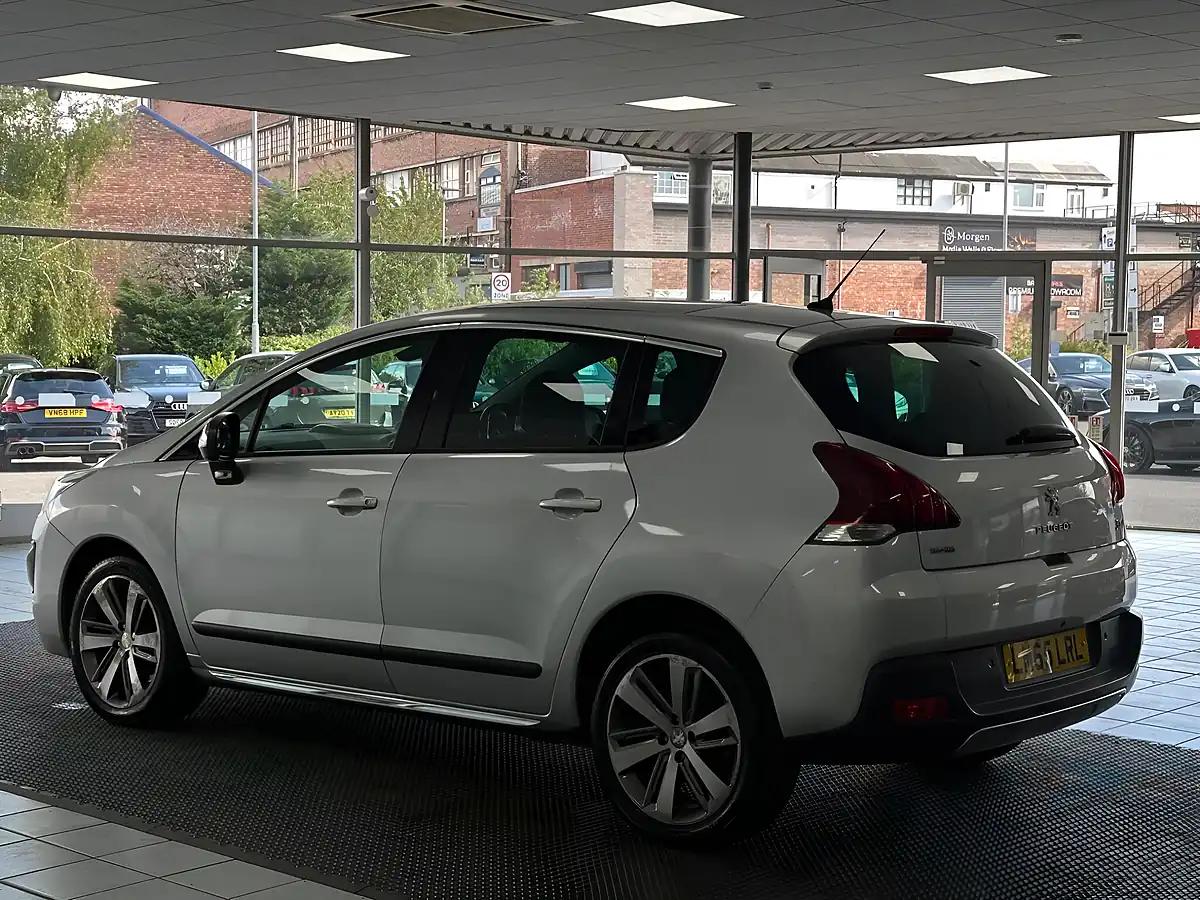 Used 2015 Peugeot 3008 Allure Silver - Interior and Exterior details 9