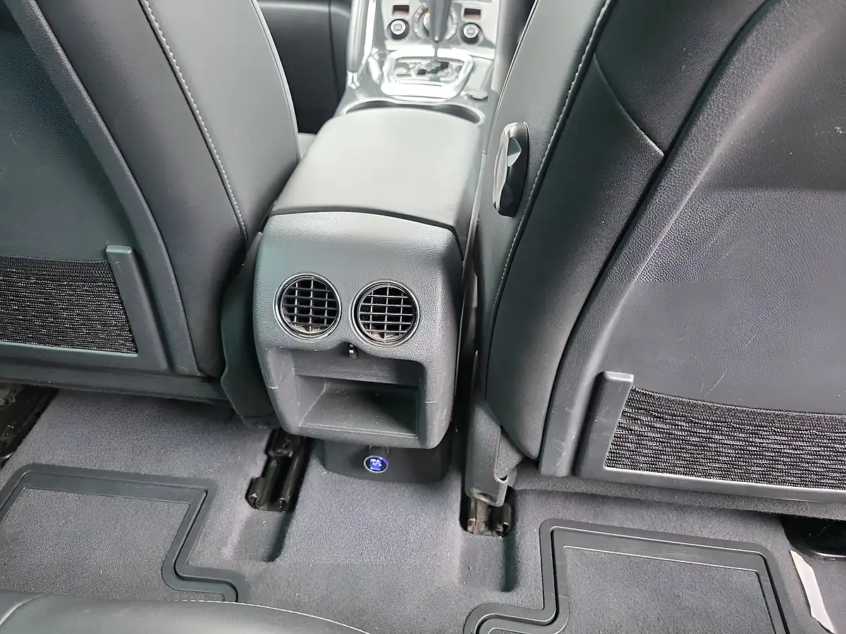 Used 2015 Peugeot 3008 Allure White - Interior and Exterior details 11