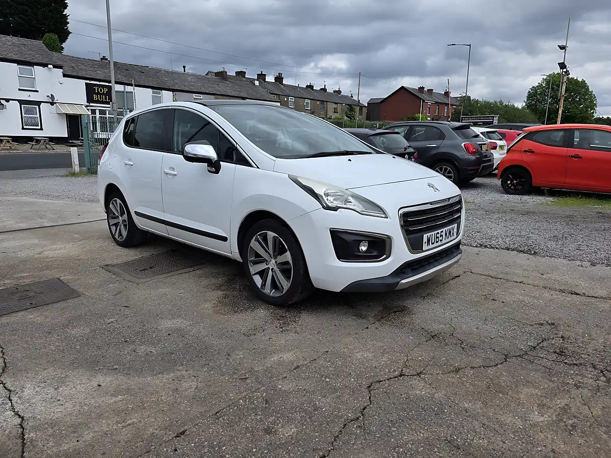 Used 2015 Peugeot 3008 Allure White - Interior and Exterior details 2