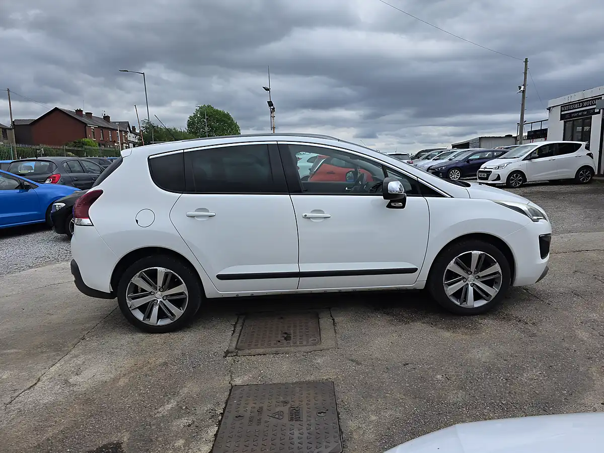 Used 2015 Peugeot 3008 Allure White - Interior and Exterior details 5