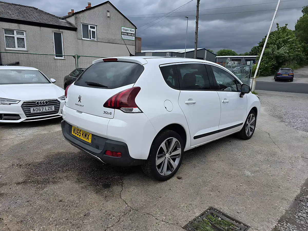 Used 2015 Peugeot 3008 Allure White - Interior and Exterior details 6