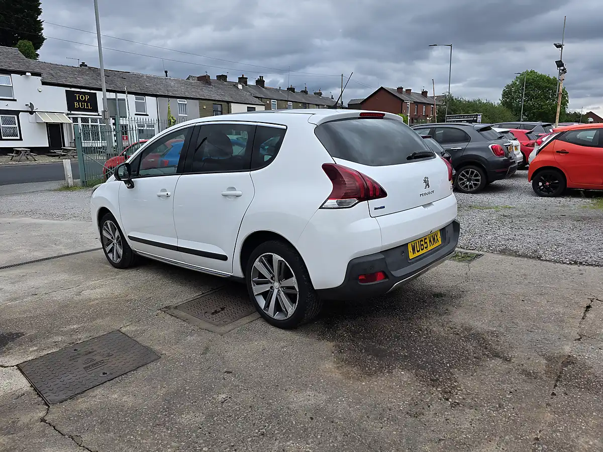 Used 2015 Peugeot 3008 Allure White - Interior and Exterior details 8