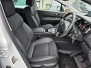 Used 2015 Peugeot 3008 Allure White - Interior and Exterior details 9
