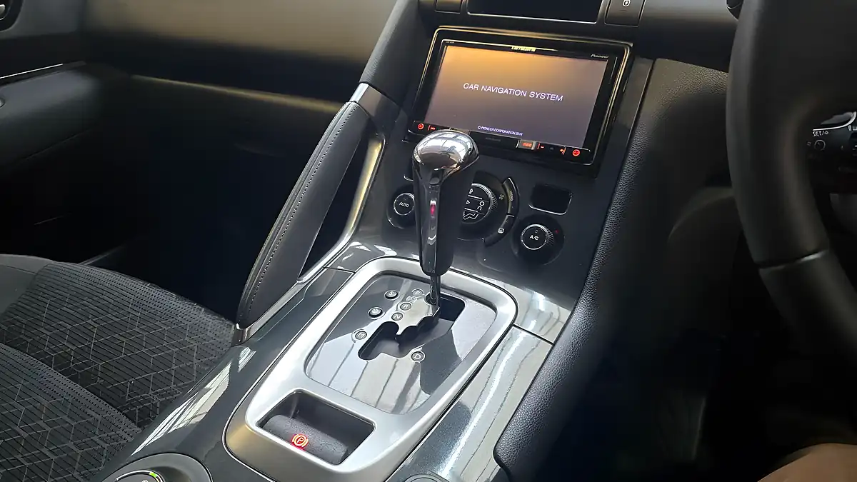 Used 2015 Peugeot 3008 Premium Blue - Interior and Exterior details 6