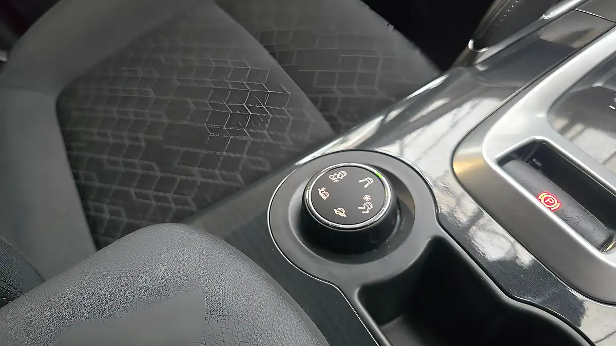 Used 2015 Peugeot 3008 Premium Blue - Interior and Exterior details 7