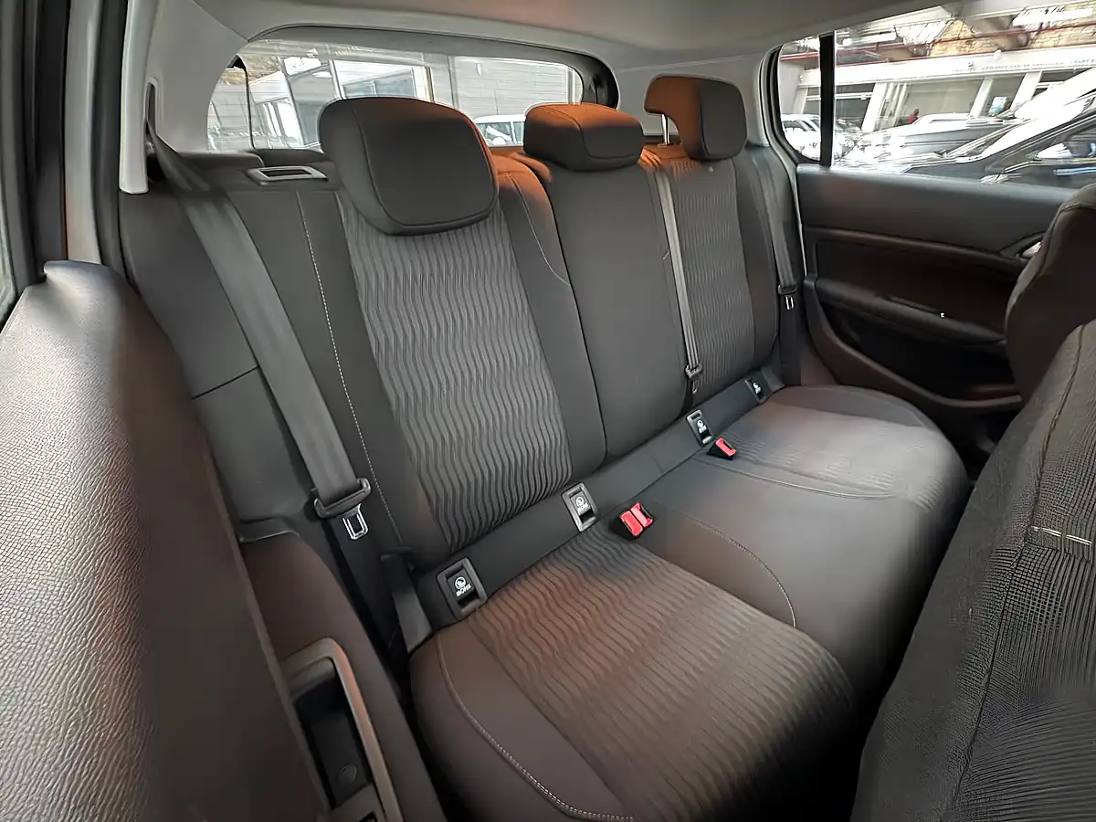 Used 2015 Peugeot 308 Active Bianca White - Interior and Exterior details 11