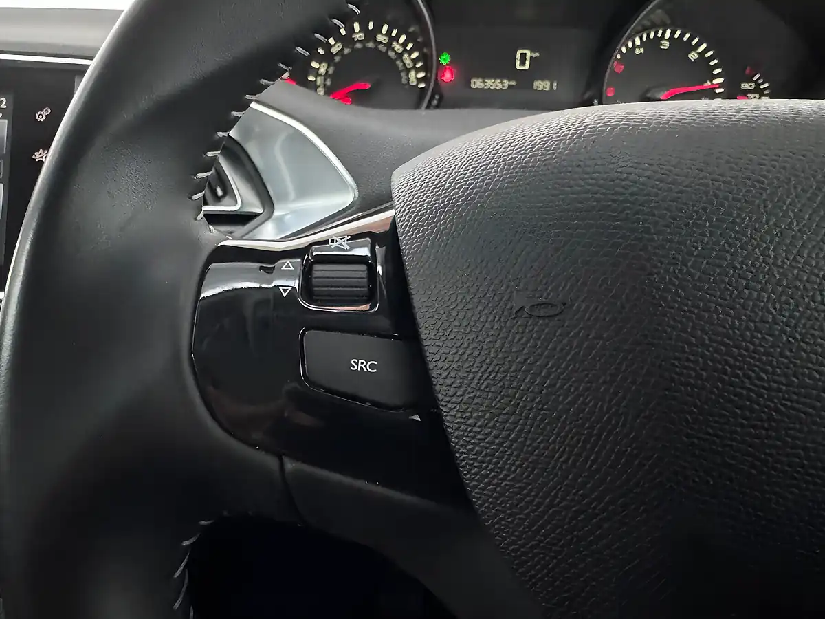 Used 2015 Peugeot 308 Active Bianca White - Interior and Exterior details 15