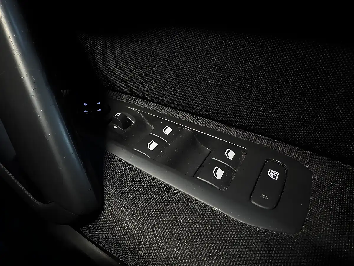 Used 2015 Peugeot 308 Active Black - Interior and Exterior details 17
