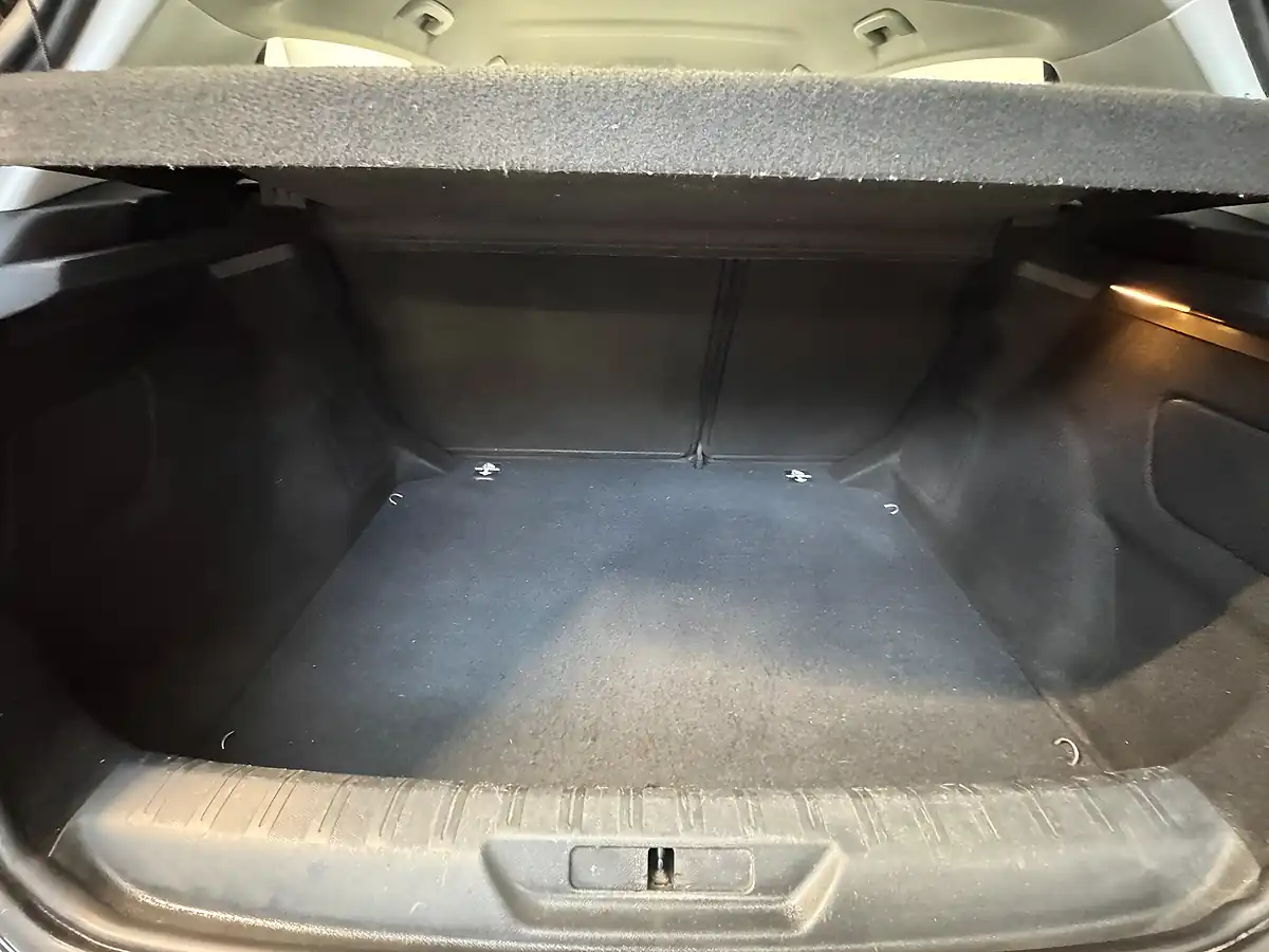 Used 2015 Peugeot 308 Active Black - Interior and Exterior details 18