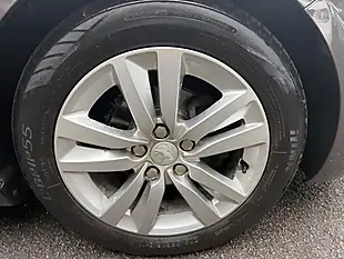 Used 2015 Peugeot 308 Active Grey - Interior and Exterior details 12
